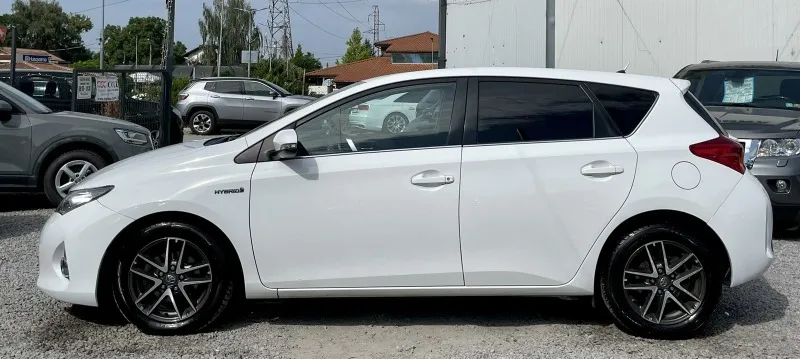 Toyota Auris 1.8Hybrid Image 8