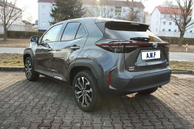 TOYOTA Yaris Cross 1.5 Hybrid 5p. E-CVT Lounge Image 4